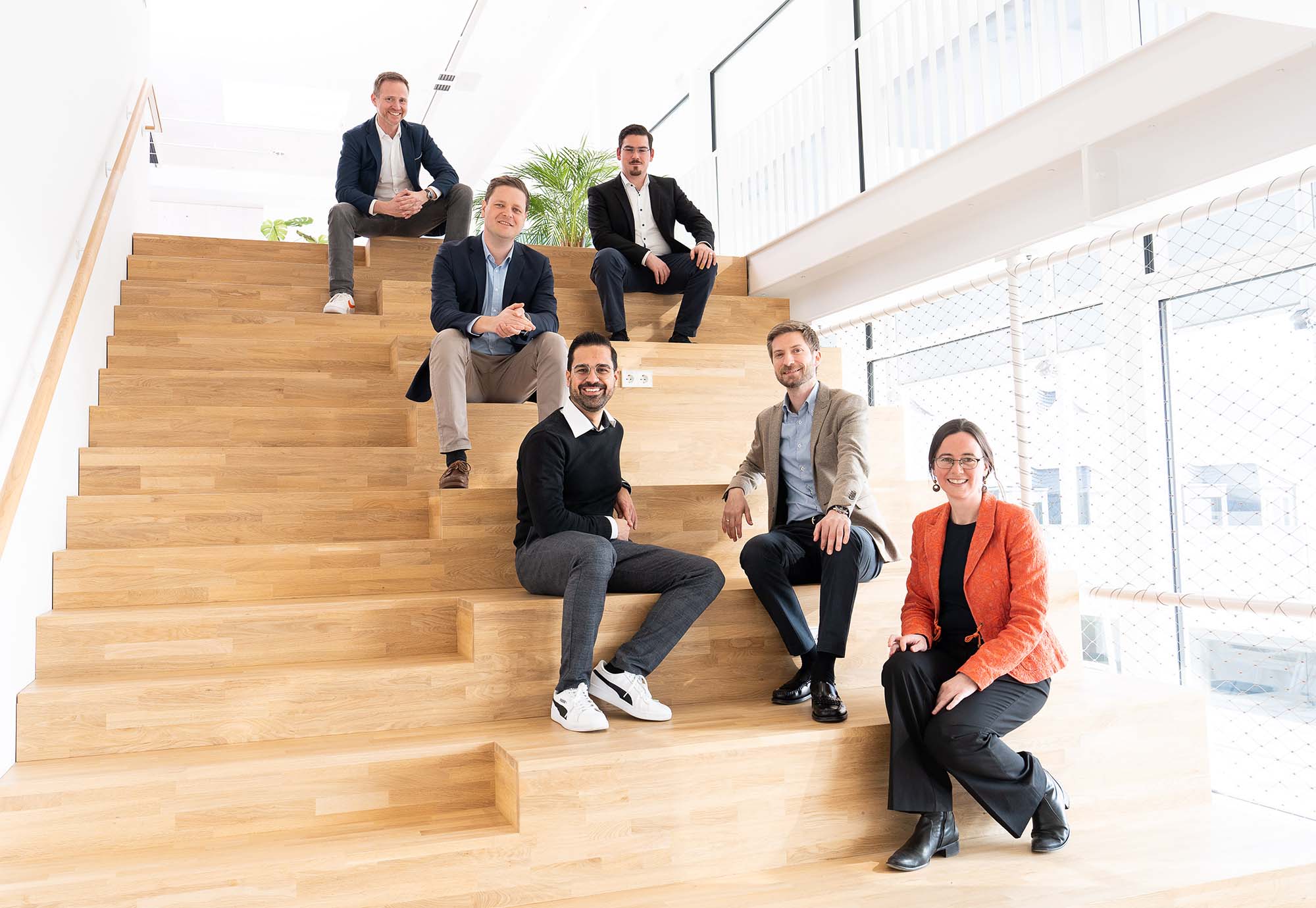 hinweisonline-team_2000x1380